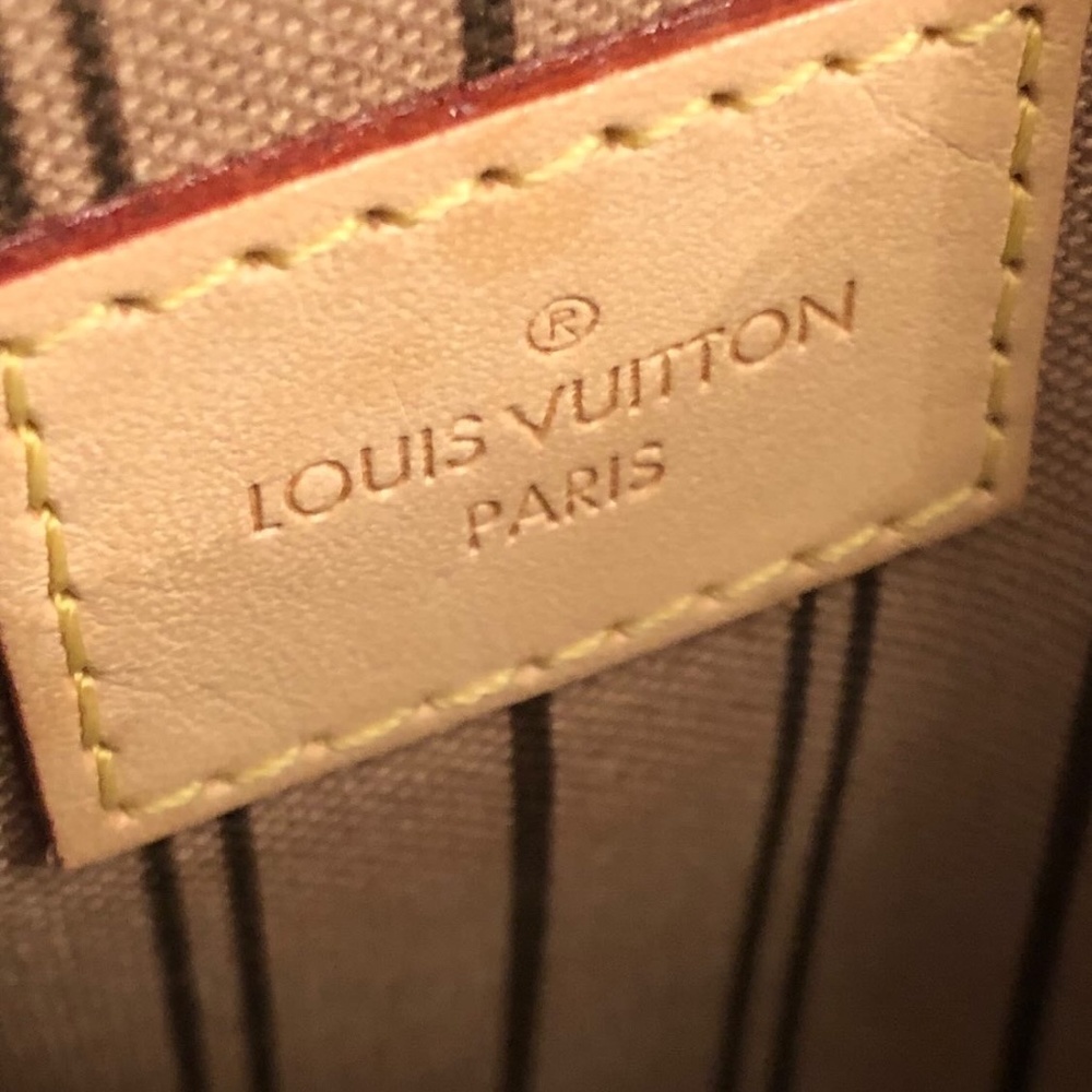 LV Neverfull Pochette in MonoGram - Picture 4 of 5